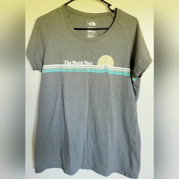 The North Face Women's Gray Sunset Scoop Neck Tee Size XL - Picture 1 of 5